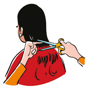 Persona con capelli lunghi tagliati da forbici.